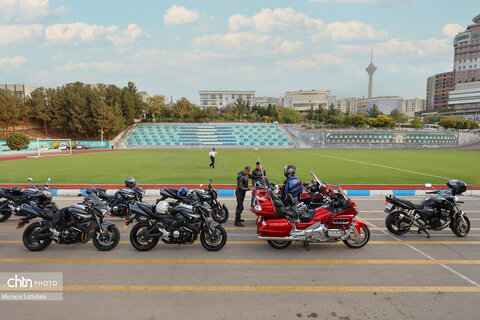 رالی تور ملی موتورسیکلت «بشارت فتح» به مناسبت هفته دفاع مقدس از تهران به یزد