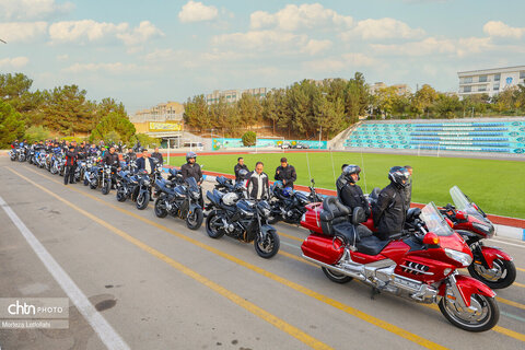 رالی تور ملی موتورسیکلت «بشارت فتح» به مناسبت هفته دفاع مقدس از تهران به یزد
