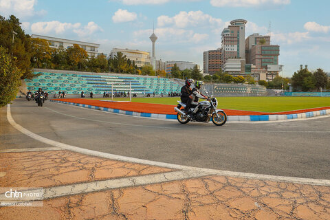 رالی تور ملی موتورسیکلت «بشارت فتح» به مناسبت هفته دفاع مقدس از تهران به یزد