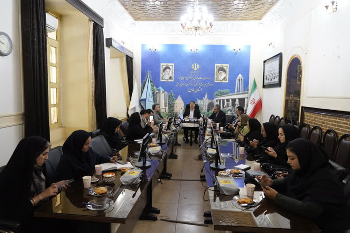 تقویم رنگی هفته گردشگری در همدان؛ از جشن جهانی انگور تا مهر ورکانه