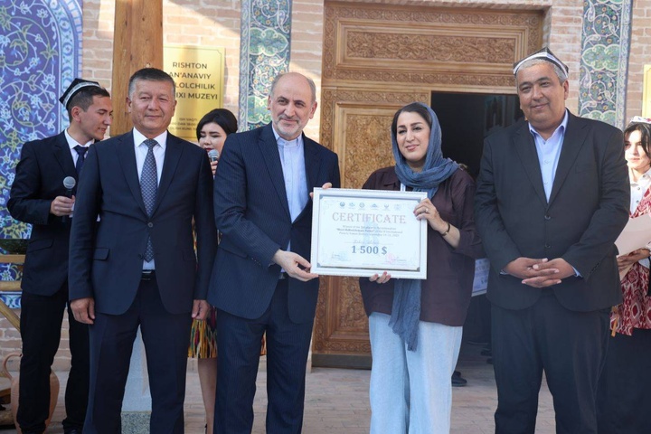 زهرا اصلانی، سفالگر ایرانی، عنوان مقام قهرمانی بهترین سفالگر زن را در ازبکستان کسب کرد