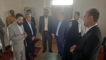 بازدید نماینده وزیر آموزش و پرورش از آرامگاه ابن حسام خوسفی/ تاکید بر معرفی مشاهیر استان در کتب درسی