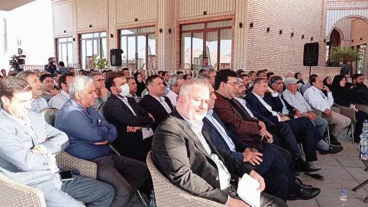 آیین اولین برداشت گردو پکان در حاجی آباد برگزار شد/ آیین برداشت گردوی پکان فرصتی برای توسعه گردشگری کشاورزی است