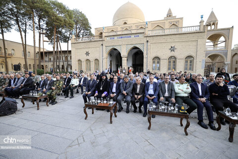 کلیسای وانک اصفهان میزبان قهرمانان دفاع مقدس