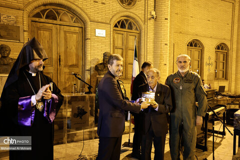 کلیسای وانک اصفهان میزبان قهرمانان دفاع مقدس