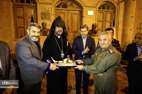 کلیسای وانک اصفهان میزبان قهرمانان دفاع مقدس