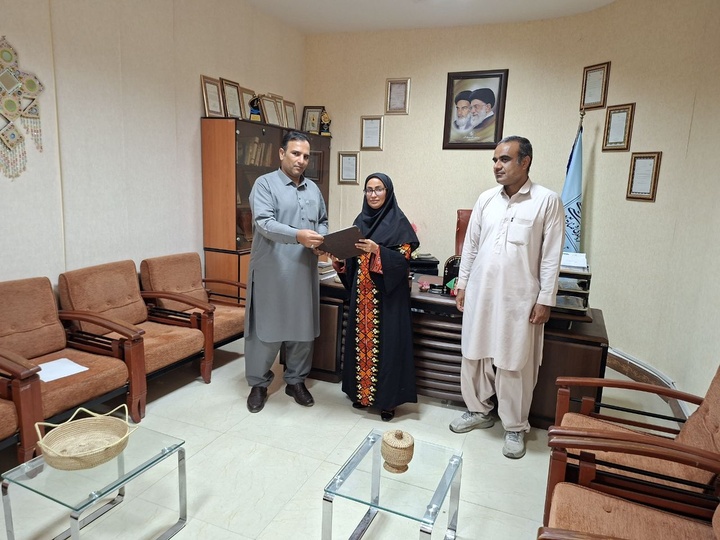 تجلیل از بانوان و فرزندان ایثارگر اداره میراث‌فرهنگی چابهار و دشتیاری در هفته دفاع مقدس