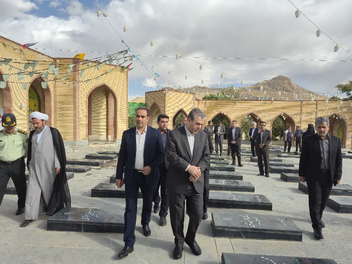 تکریم شهدا و حفاظت از میراث دفاع مقدس وظیفه همگانی است