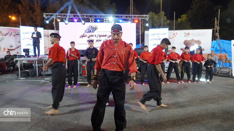 دومین جشنواره ملی انگور شهرستان ملایر برگزار شد