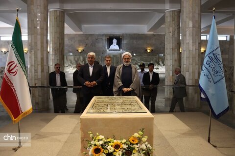 آغاز  برنامه‌های روز جهانی جهانگردی و هفته گردشگری با عنوان «ضرباهنگ گردشگری» در آرامگاه فردوسی