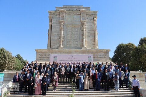 آغاز  برنامه‌های روز جهانی جهانگردی و هفته گردشگری با عنوان «ضرباهنگ گردشگری» در آرامگاه فردوسی