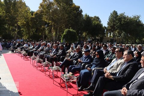 آغاز  برنامه‌های روز جهانی جهانگردی و هفته گردشگری با عنوان «ضرباهنگ گردشگری» در آرامگاه فردوسی