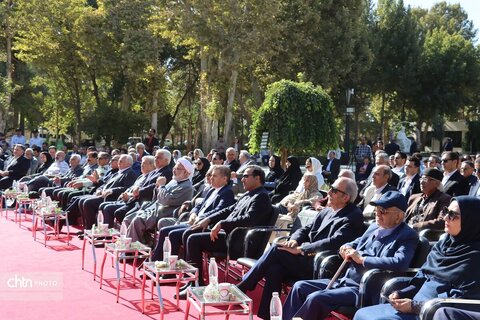 آغاز  برنامه‌های روز جهانی جهانگردی و هفته گردشگری با عنوان «ضرباهنگ گردشگری» در آرامگاه فردوسی