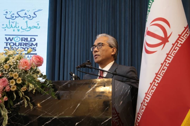 روابط گردشگری میان ایران و مالزی توسعه می‌یابد/ هر گردشگر یک سفیر فرهنگی است