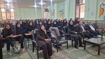 برگزاری برنامه آموزشی در هنرستان آینده‌سازان بندرعباس به مناسبت هفته گردشگری/ جذب هنرجویان رشته هتلداری به بازار کار