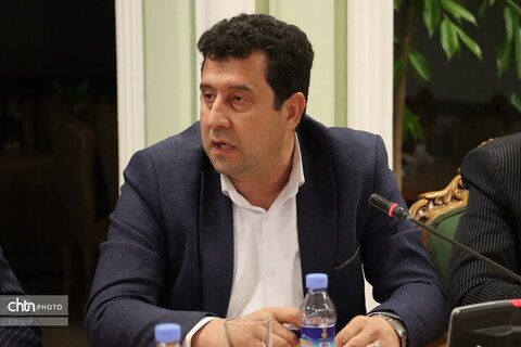 نشست صمیمی فعالان گردشگری با استاندار خراسان رضوی درروز جهانی جهانگردی و آغاز هفته گردشگری