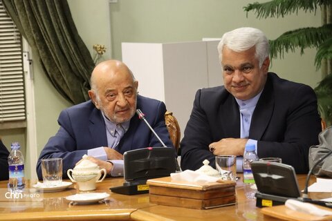 نشست صمیمی فعالان گردشگری با استاندار خراسان رضوی درروز جهانی جهانگردی و آغاز هفته گردشگری