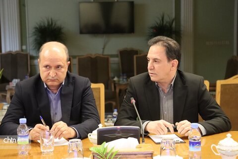 نشست صمیمی فعالان گردشگری با استاندار خراسان رضوی درروز جهانی جهانگردی و آغاز هفته گردشگری