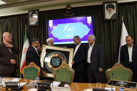 نشست صمیمی فعالان گردشگری با استاندار خراسان رضوی درروز جهانی جهانگردی و آغاز هفته گردشگری