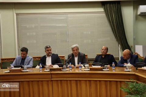 نشست صمیمی فعالان گردشگری با استاندار خراسان رضوی درروز جهانی جهانگردی و آغاز هفته گردشگری