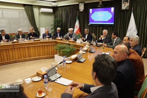 نشست صمیمی فعالان گردشگری با استاندار خراسان رضوی درروز جهانی جهانگردی و آغاز هفته گردشگری