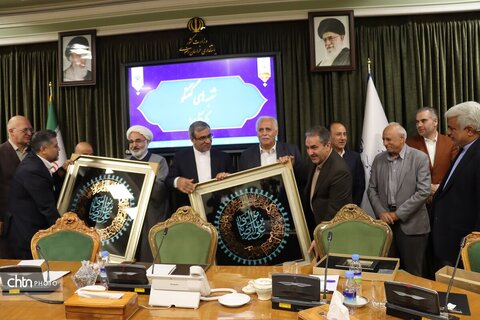 نشست صمیمی فعالان گردشگری با استاندار خراسان رضوی درروز جهانی جهانگردی و آغاز هفته گردشگری