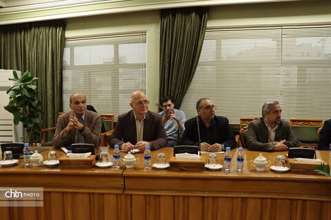 نشست صمیمی فعالان گردشگری با استاندار خراسان رضوی درروز جهانی جهانگردی و آغاز هفته گردشگری