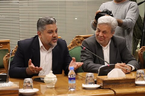 نشست صمیمی فعالان گردشگری با استاندار خراسان رضوی درروز جهانی جهانگردی و آغاز هفته گردشگری