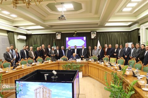 نشست صمیمی فعالان گردشگری با استاندار خراسان رضوی درروز جهانی جهانگردی و آغاز هفته گردشگری