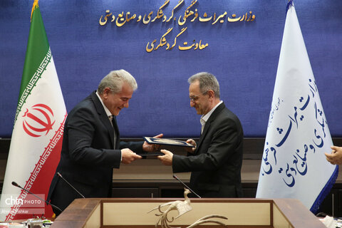 تفاهم‌نامه همکاری‌ بین معاونت گردشگری و شرکت ایران‌ایر(هما)