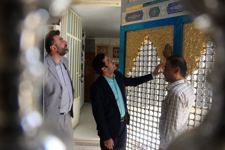 ساخت درهای حرم مطهر بی‌بی شریفه(س) در شهرستان برخوار