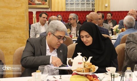 نشست با پیشکسوت  غذا وسوغات مشهد  سنت وطعم در گردشگری