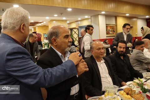 نشست با پیشکسوت  غذا وسوغات مشهد  سنت وطعم در گردشگری