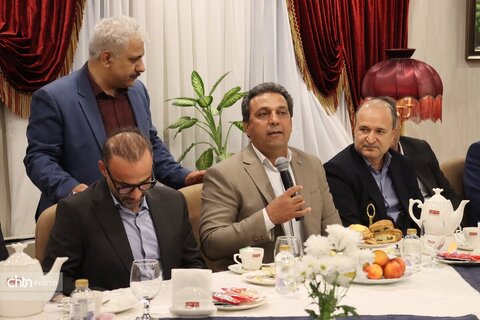 نشست با پیشکسوت  غذا وسوغات مشهد  سنت وطعم در گردشگری