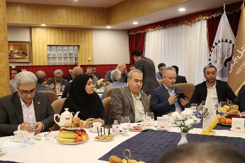 نشست با پیشکسوت  غذا وسوغات مشهد  سنت وطعم در گردشگری