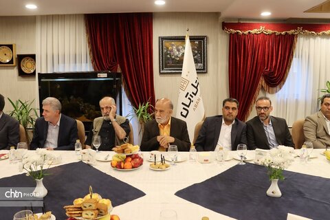 نشست با پیشکسوت  غذا وسوغات مشهد  سنت وطعم در گردشگری