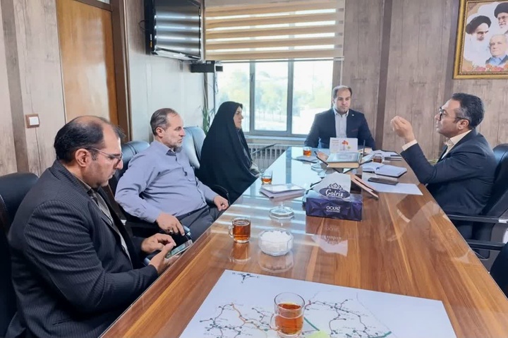 نشست هماندیشی برنامههای هفته فرهنگی خمین برگزار شد نشست هماندیشی برنامههای هفته فرهنگی خمین برگزار شد