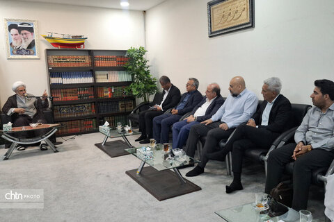 دیدار با نماینده ولی فقیه و امام جمعه بندرعباس همزمان با هفته گردشگری
