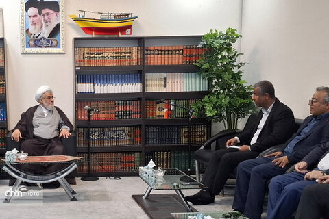 دیدار با نماینده ولی فقیه و امام جمعه بندرعباس همزمان با هفته گردشگری