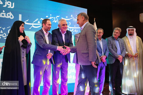 برپایی آیین نکوداشت روز جهانی جهانگردی و هفته ملی گردشگری در هتل پارس اهواز