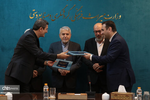 امضای تفاهم‌نامه میان وزارت میراث‌فرهنگی و بانک سینا برای توسعه گردشگری، احیای بناهای تاریخی و رونق صنایع‌دستی