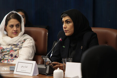 دیدار صمیمانه وزیر میراث‌فرهنگی با بانوان فعال در حوزه گردشگری