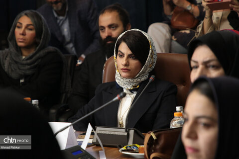 دیدار صمیمانه وزیر میراث‌فرهنگی با بانوان فعال در حوزه گردشگری