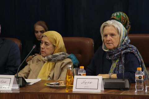 دیدار صمیمانه وزیر میراث‌فرهنگی با بانوان فعال در حوزه گردشگری