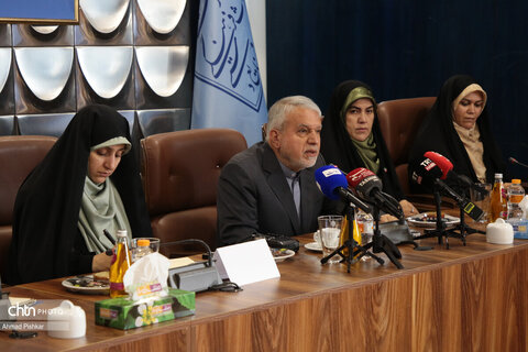 دیدار صمیمانه وزیر میراث‌فرهنگی با بانوان فعال در حوزه گردشگری