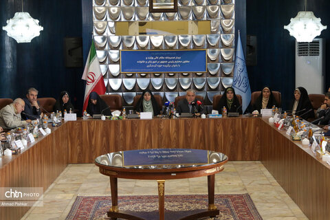 دیدار صمیمانه وزیر میراث‌فرهنگی با بانوان فعال در حوزه گردشگری