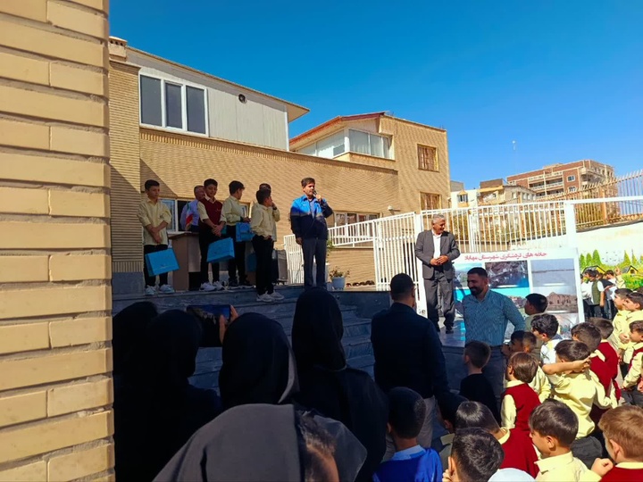 زنگ گردشگری در مدارس مهاباد نواخته شد