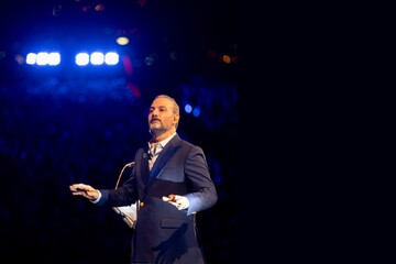 علیرضا قربانی «ایرانم» را به کانادا می‌برد