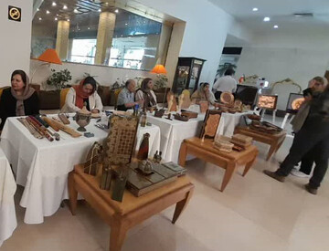 کارگاه و نمایشگاه آثار فاخر صنایع‌دستی در شیراز برگزار شد