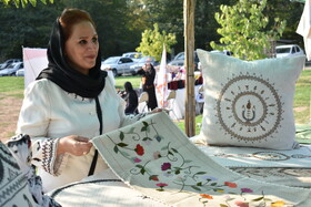 نمایشگاه صنایع‌دستی و سوغات در حاشیه جشنواره پنبه/ ۱۰ غرفه از هنرمندان گلستان و سه استان مهمان برپا شد